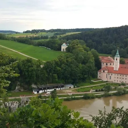 شقة Exclusive Ferienwohnung Mit Eigenem Garten Und Donaublick In Weltenburg,90Qm